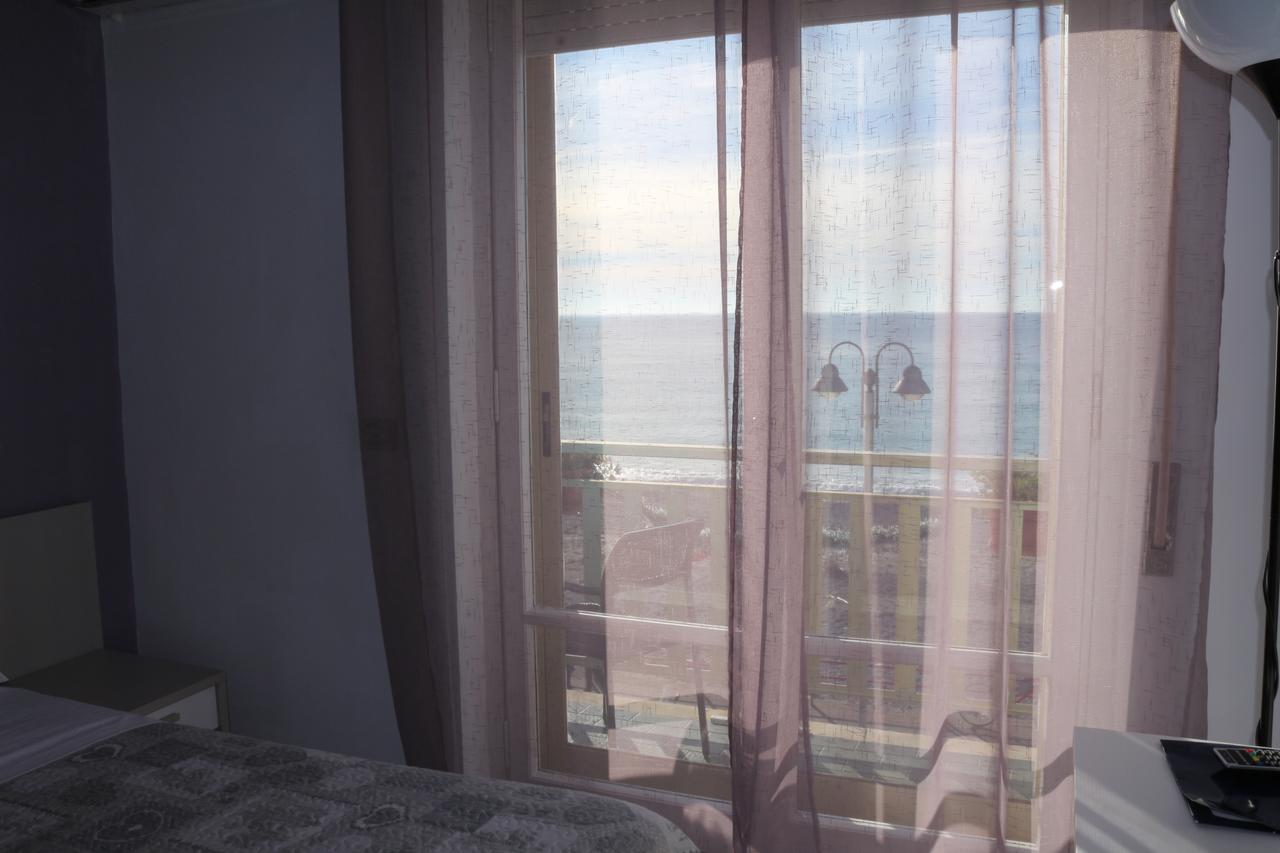 בורדיגרה Hotel Piccolo Paradiso מראה חיצוני תמונה
